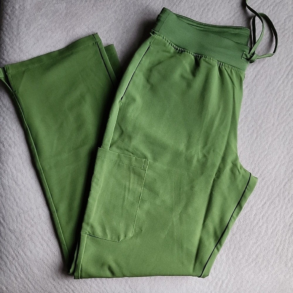 Green Scrub Set - Picture 3 of 3